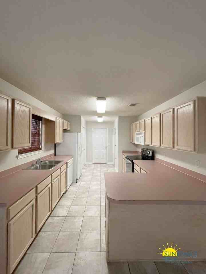 1187 Witshire Ct - Photo 4 of 16