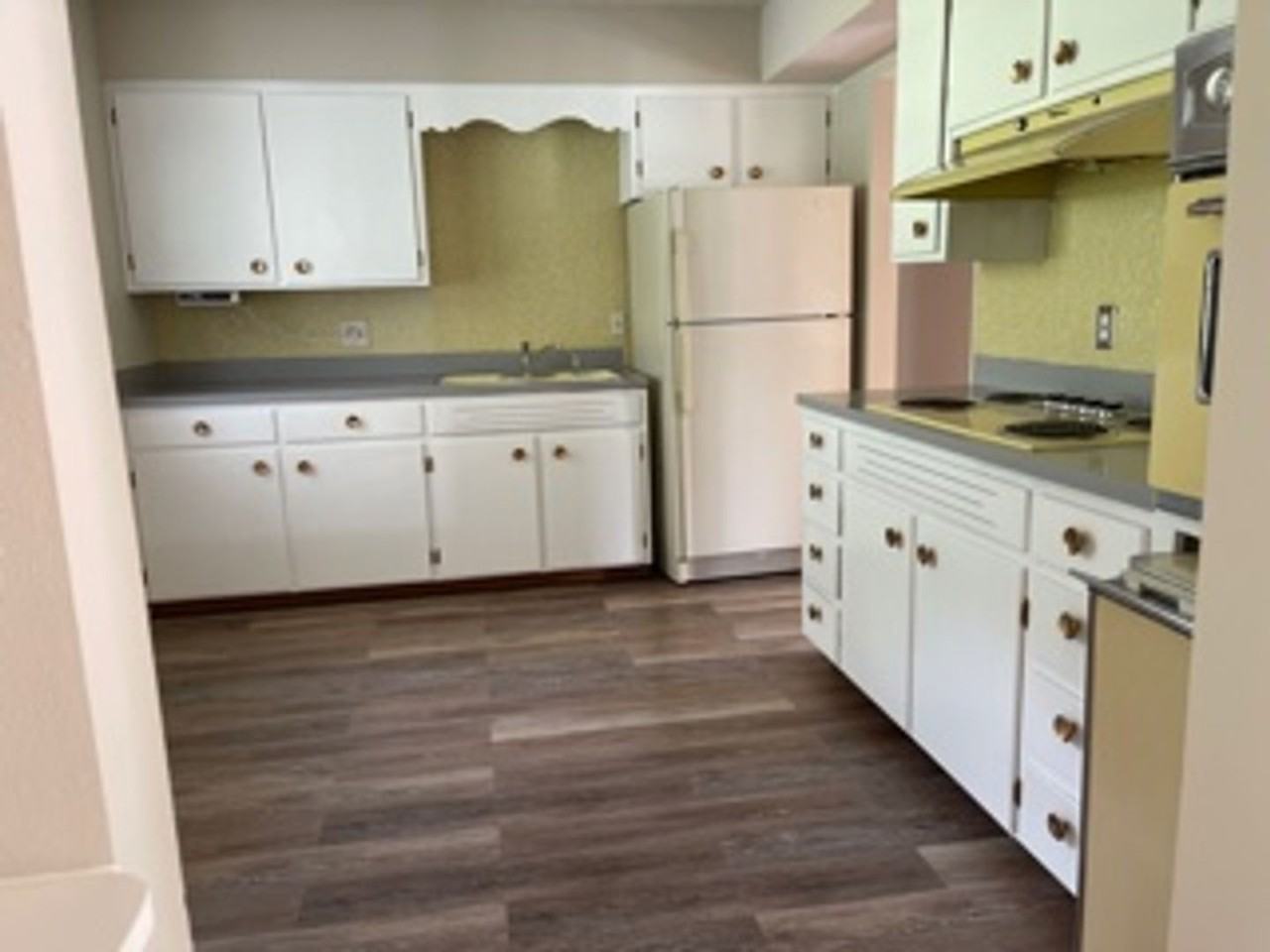 315 Miller Ave - Photo 3 of 15