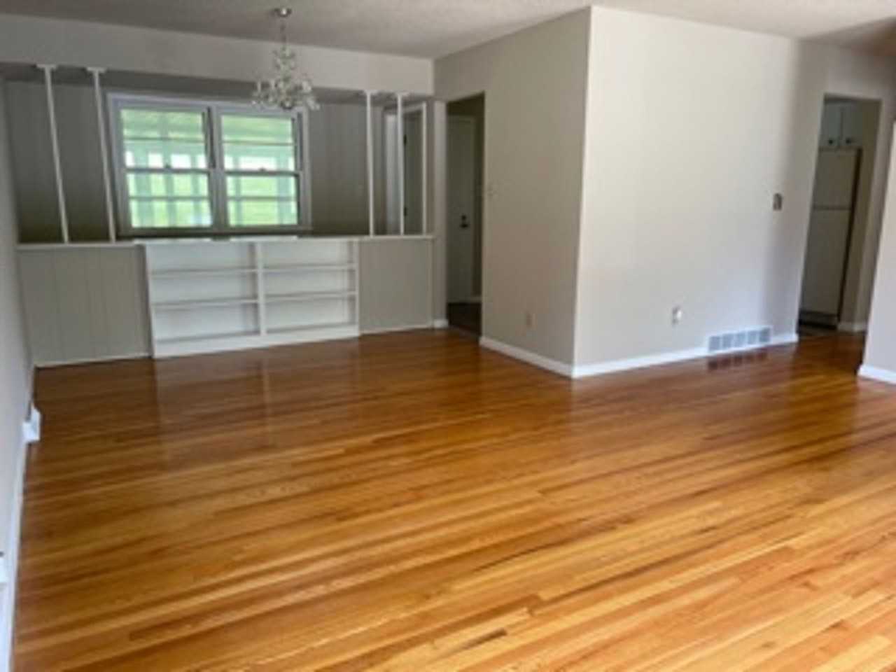 315 Miller Ave - Photo 5 of 15