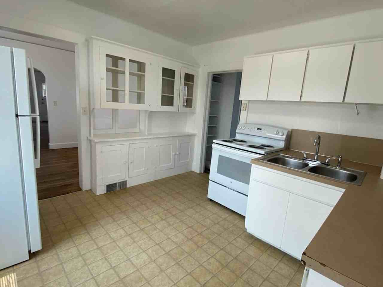 625 S Mission St - Photo 6 of 12