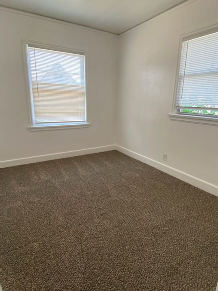 625 S Mission St - Photo 7 of 12