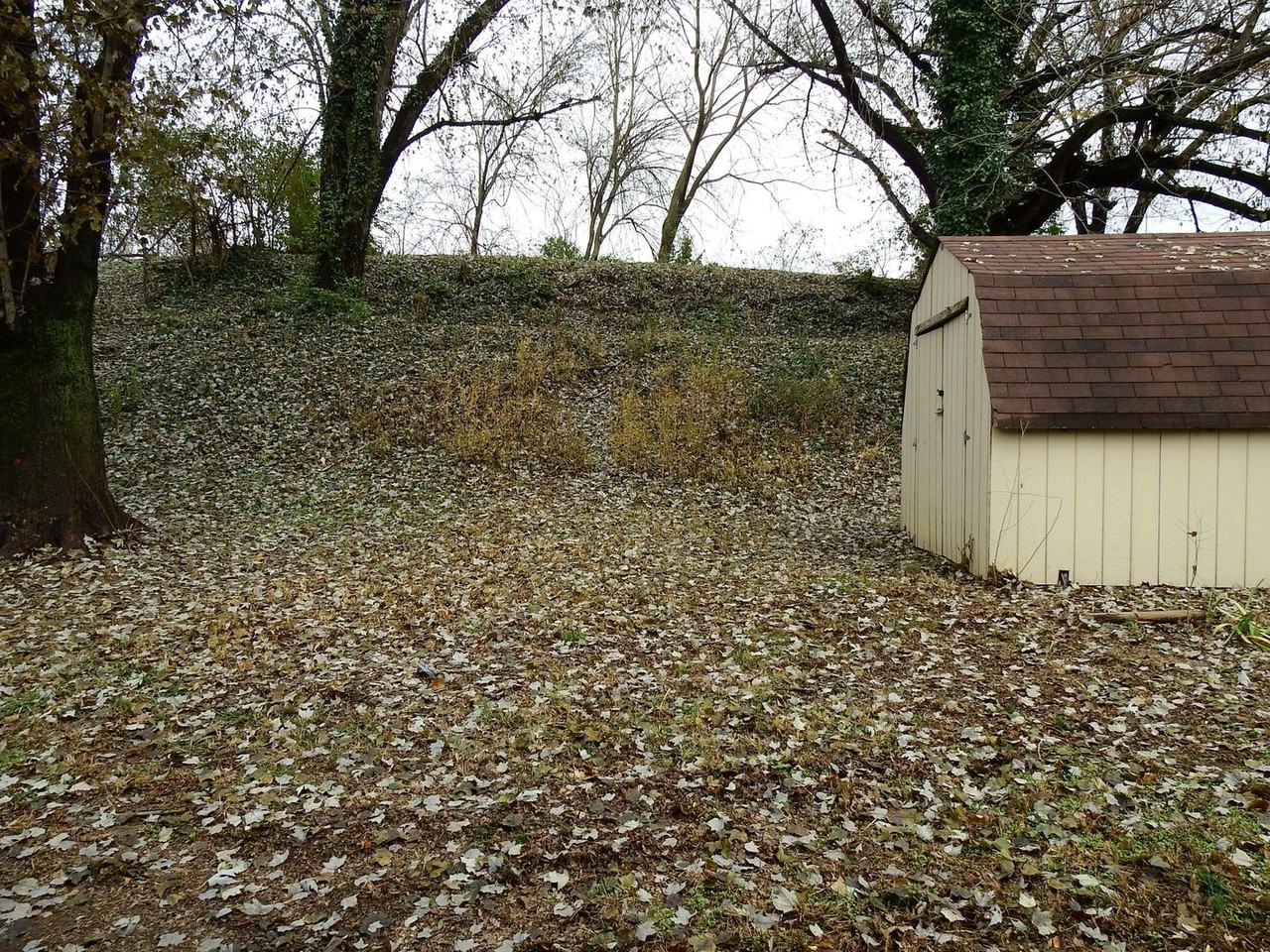 9813 East Ave - Photo 2 of 7