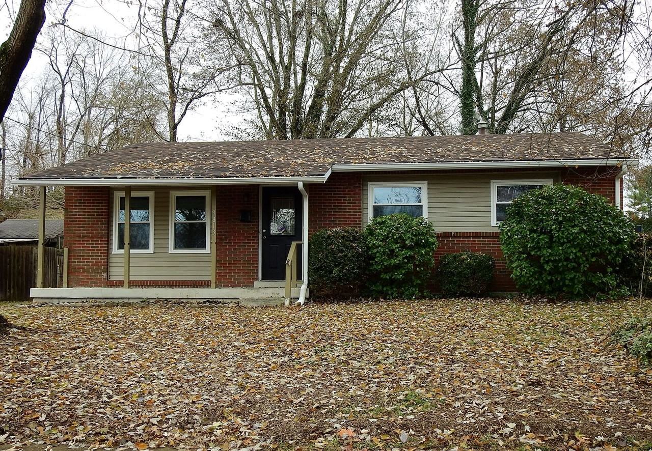 9813 East Ave - Photo 3 of 7