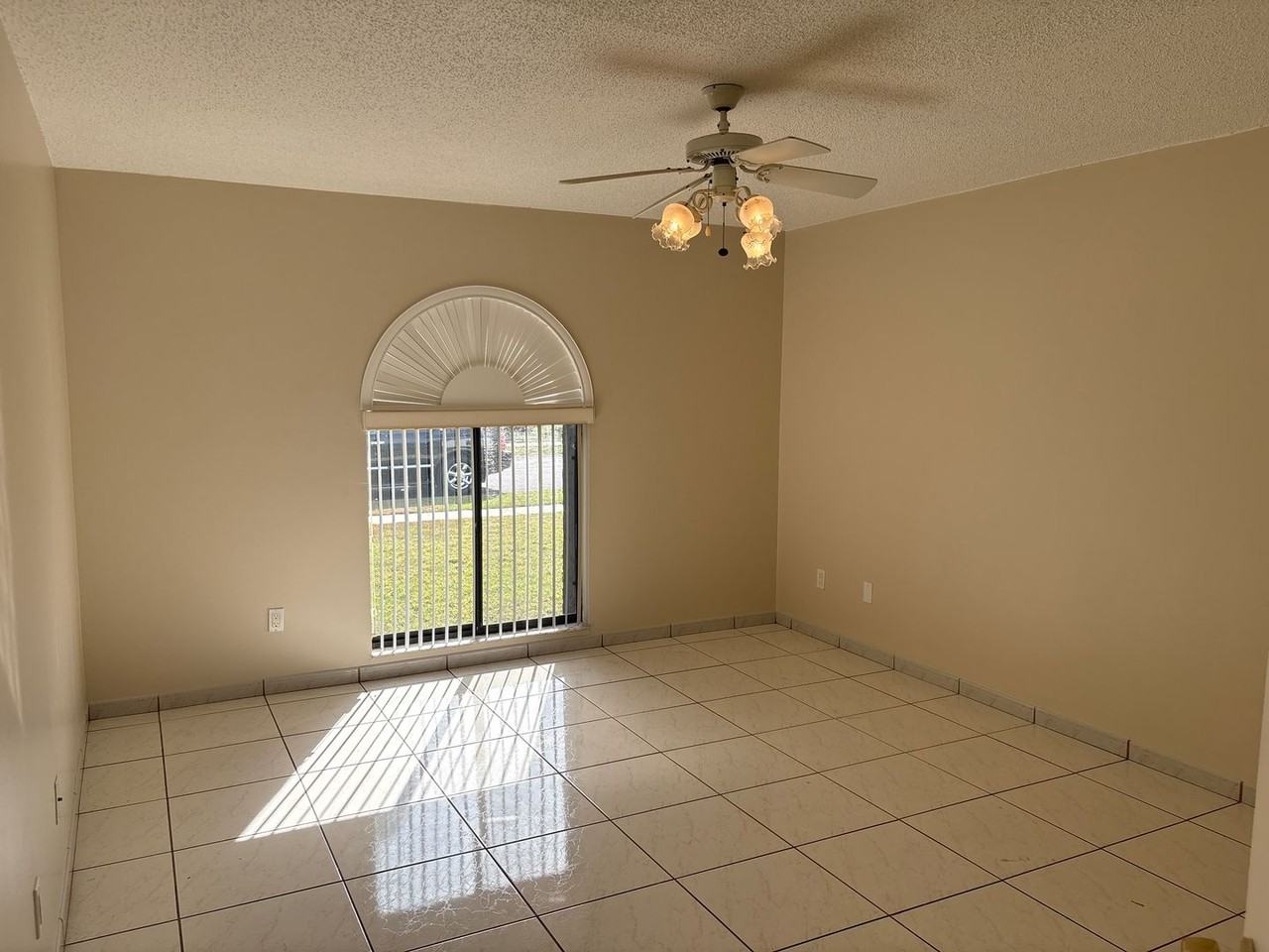 2355 Bay Leaf Dr - Photo 6 of 15