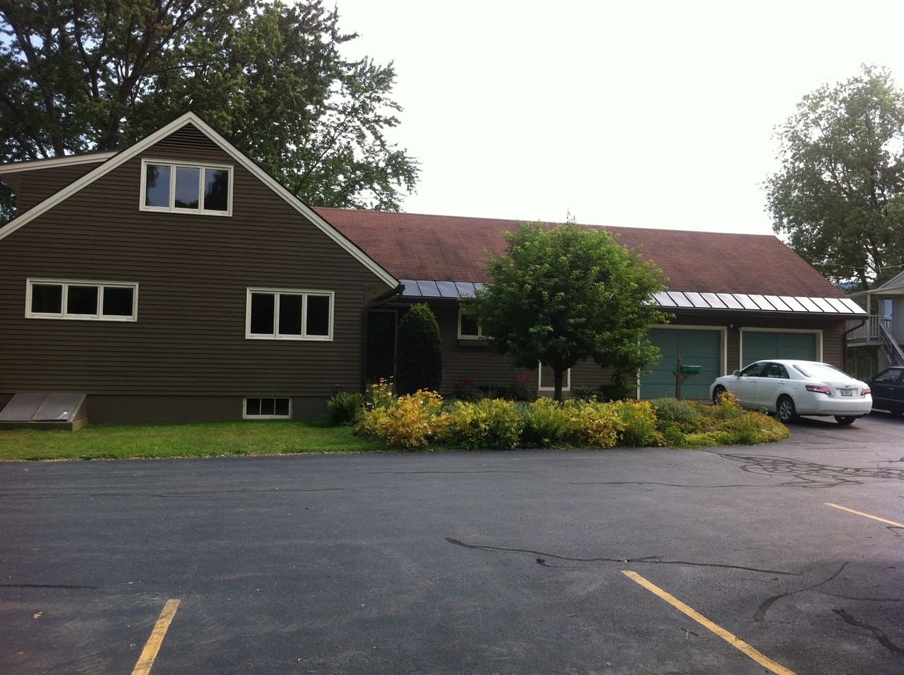 63 Ascutney St - Photo 6 of 13