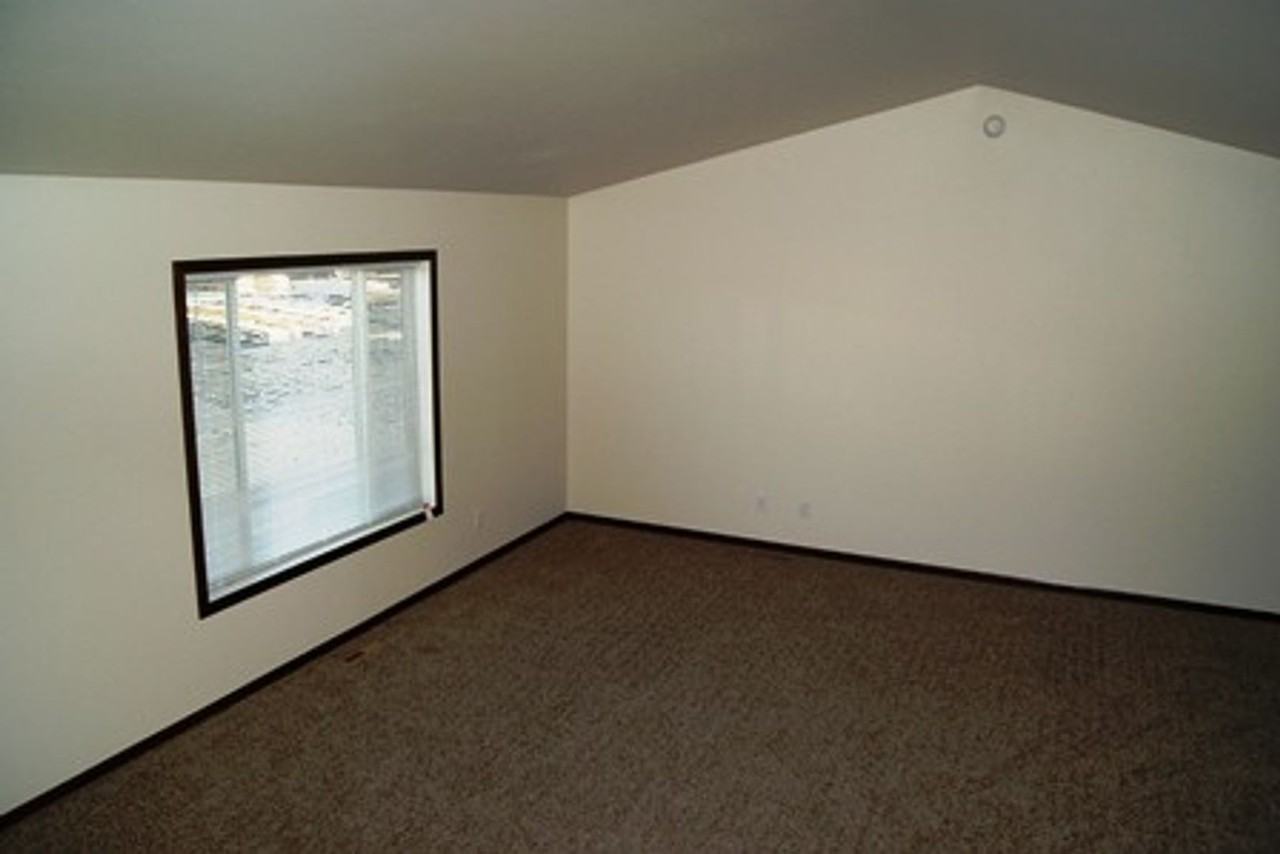 1331 13th St W - Photo 2 of 3