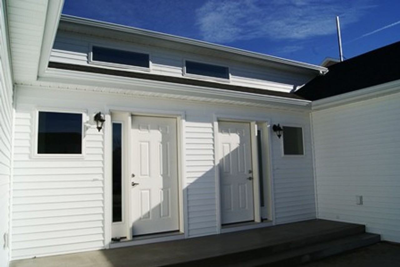 1331 13th St W - Photo 3 of 3