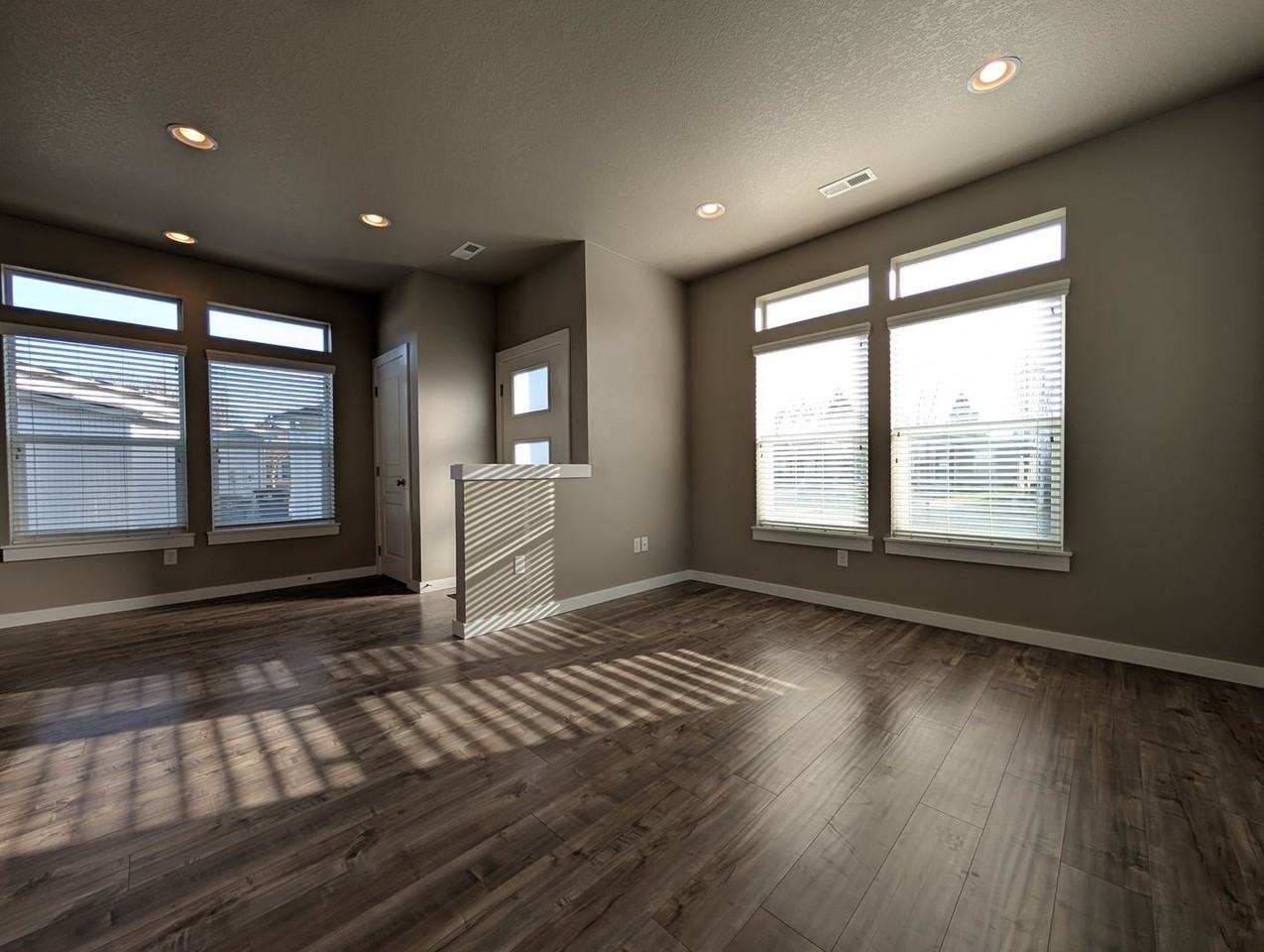 1062 Hatton Ave - Photo 7 of 24