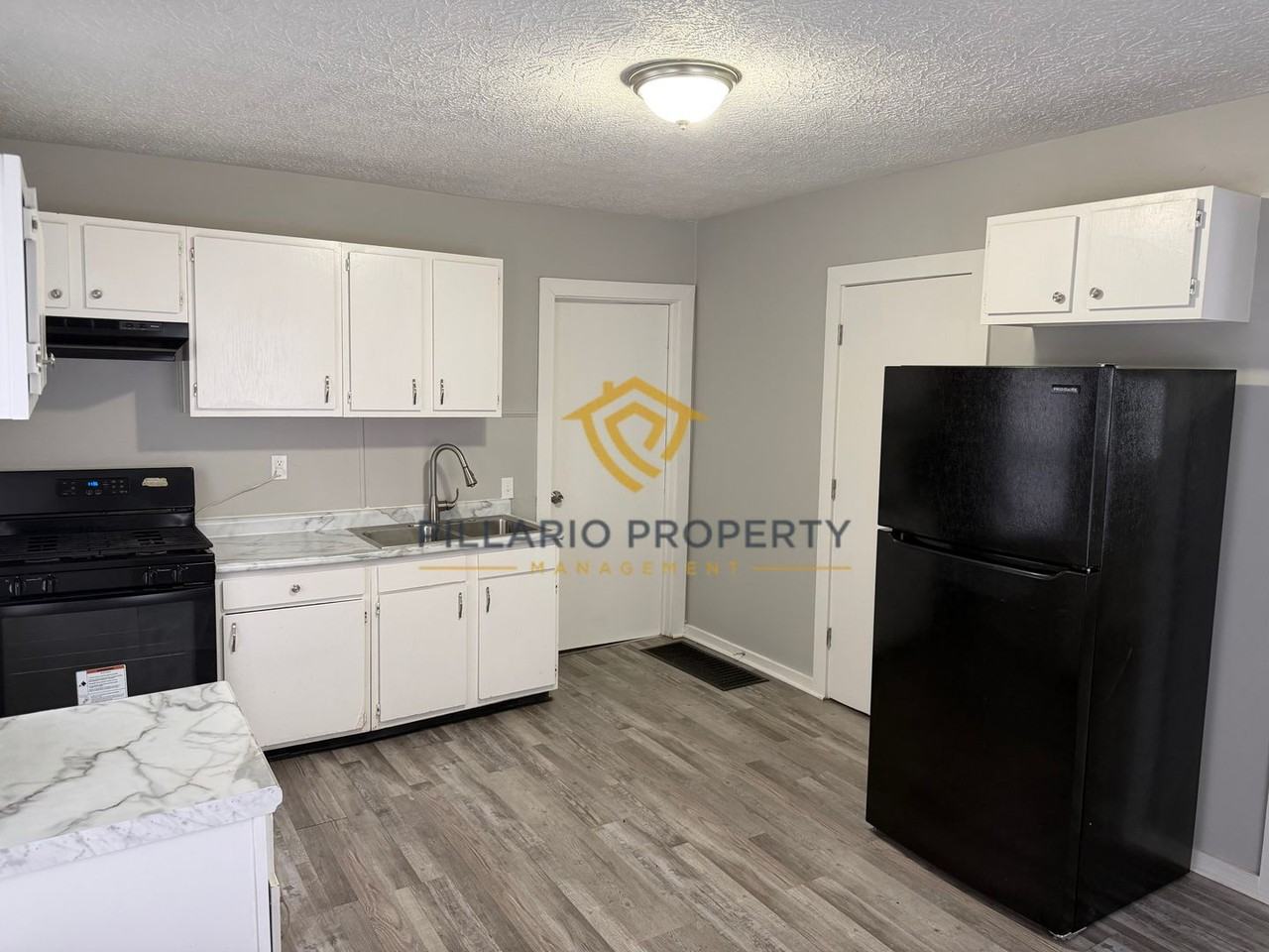 3291 Hovey St - Photo 5 of 12