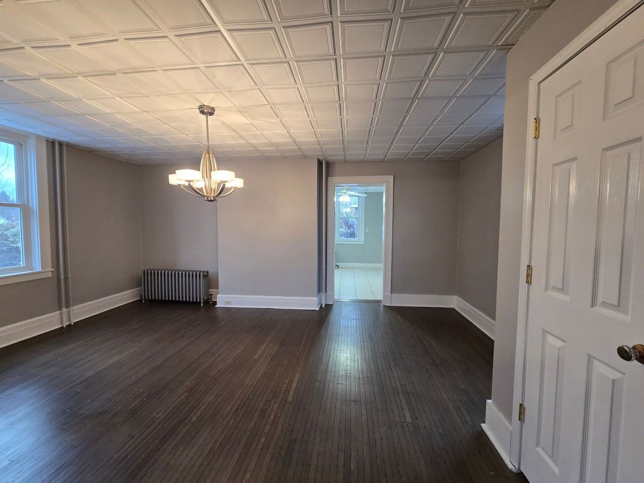 420 Gilmore Ave - Photo 4 of 13