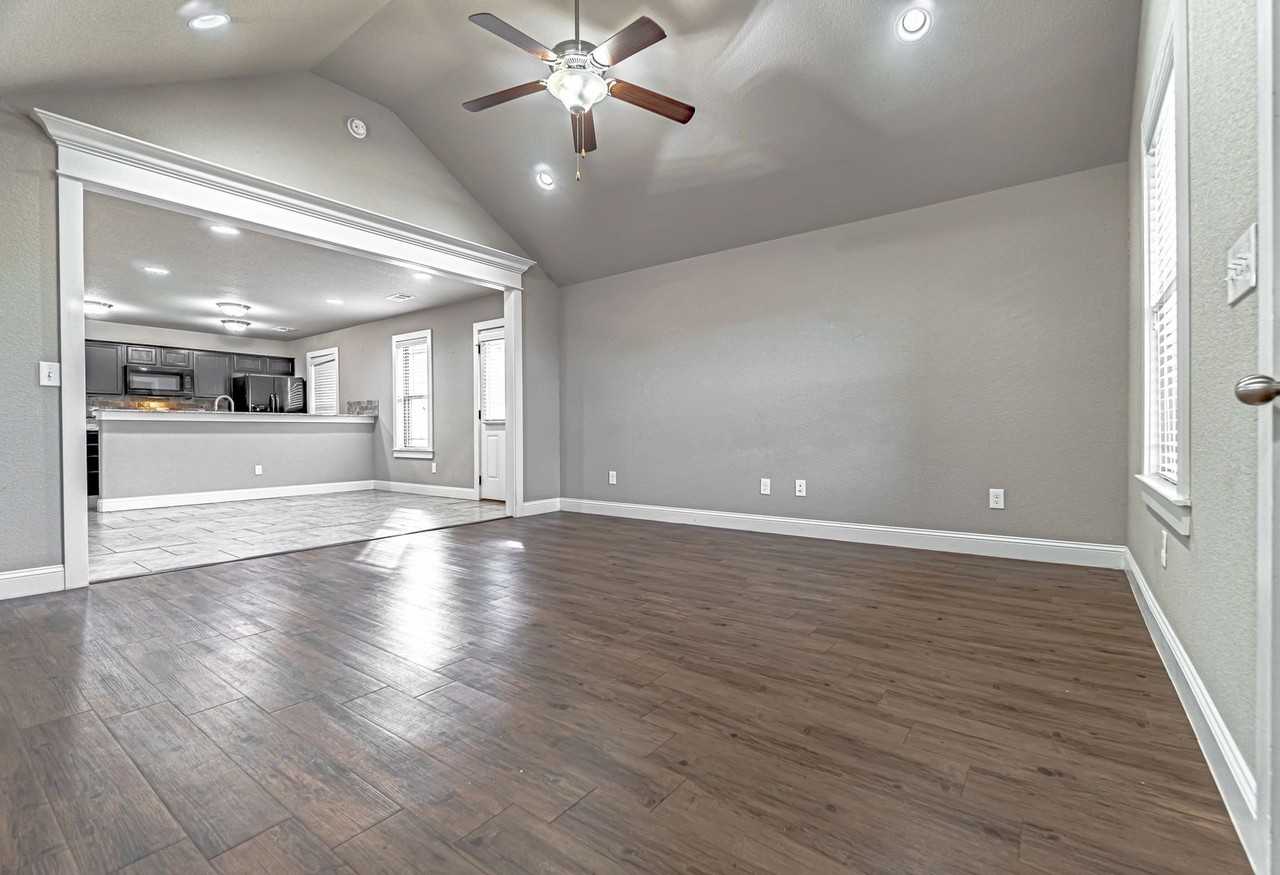 3711 Sw Davinci Blvd - Photo 3 of 18