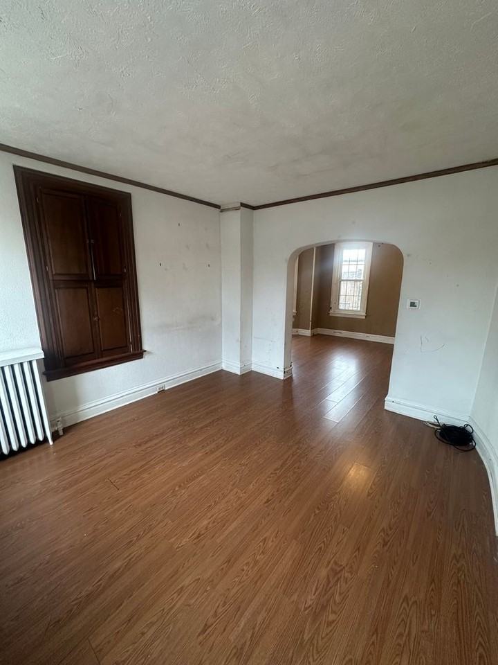 218 S 6th St - Photo 3 of 23