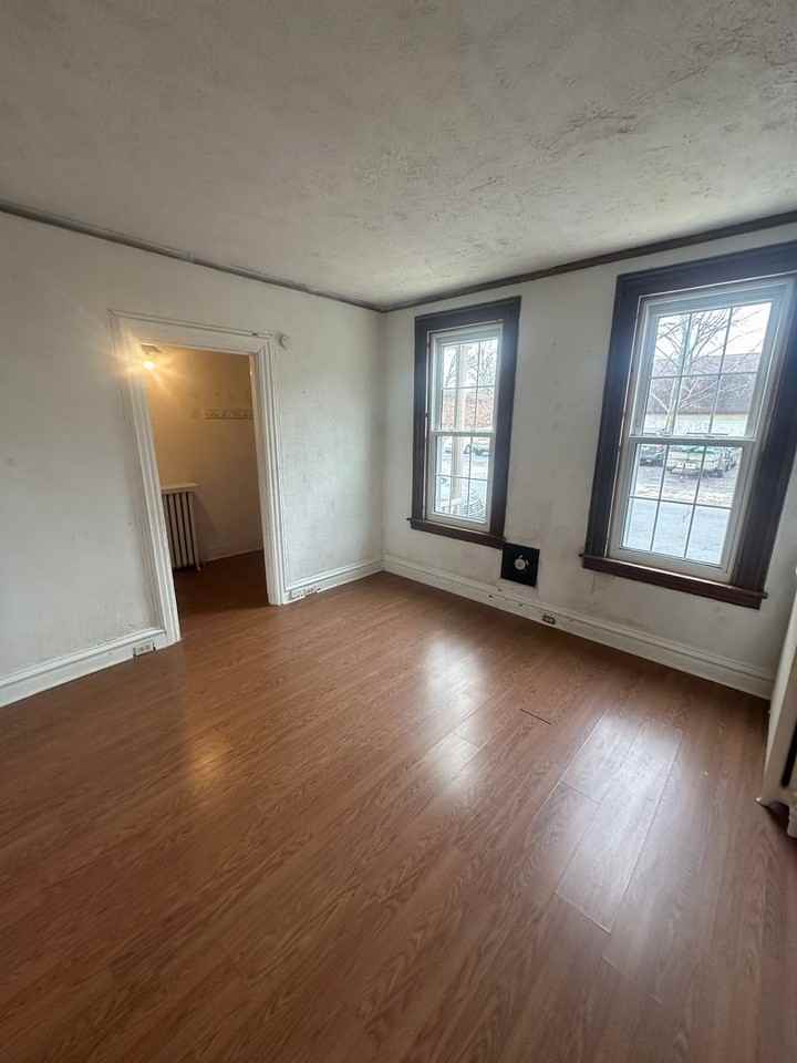 218 S 6th St - Photo 4 of 23