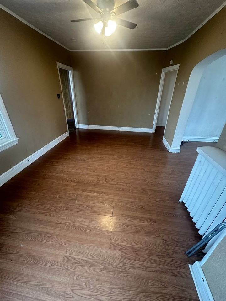 218 S 6th St - Photo 5 of 23