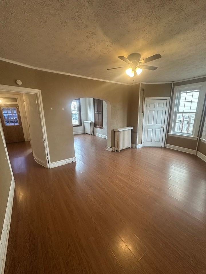 218 S 6th St - Photo 6 of 23