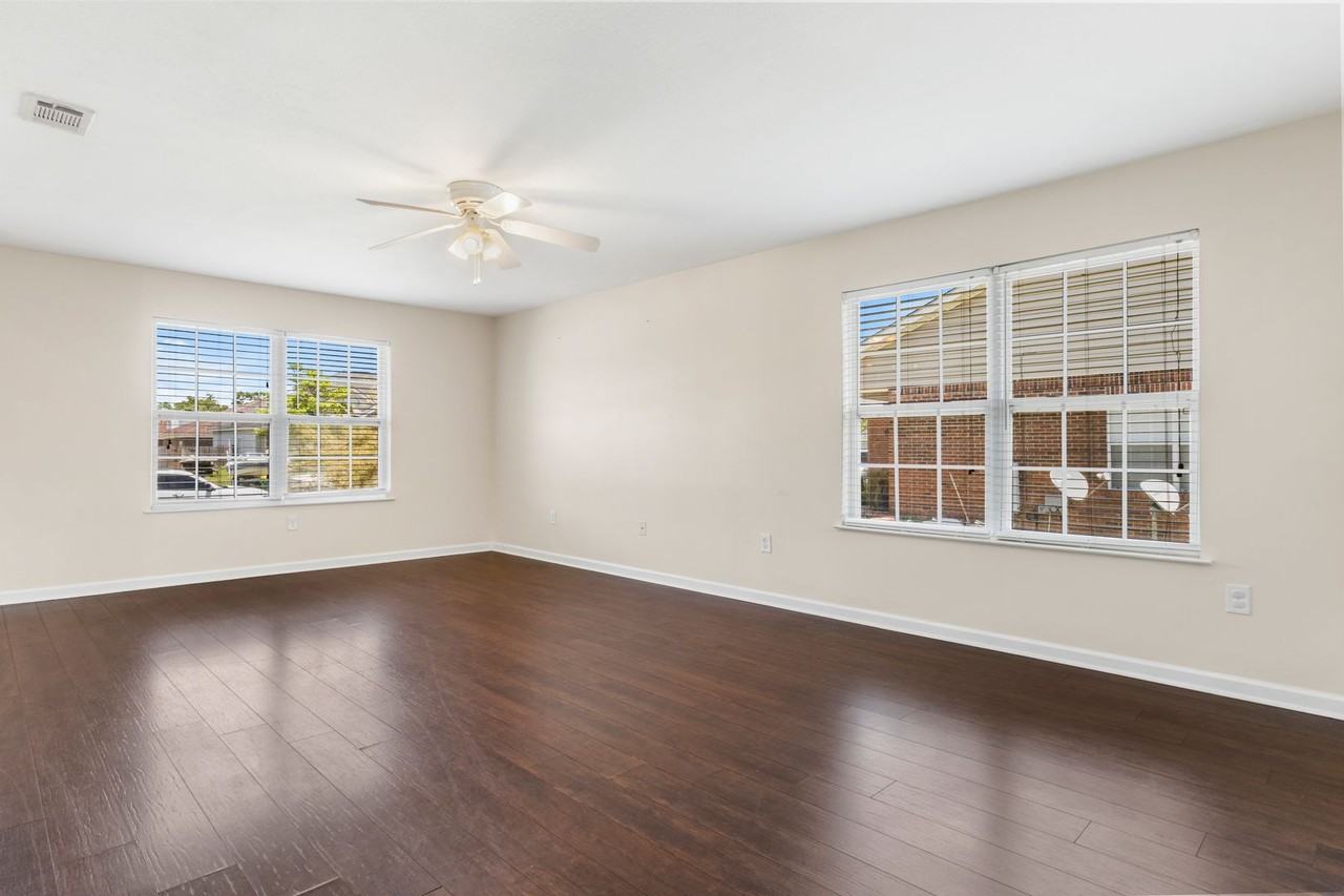 14797 Nassau Dr - Photo 4 of 26