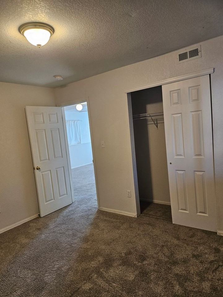 3721 Bobcat Ln - Photo 6 of 27