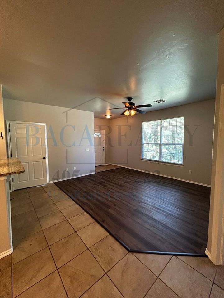 1300A Garden Gate Dr - Photo 2 of 25