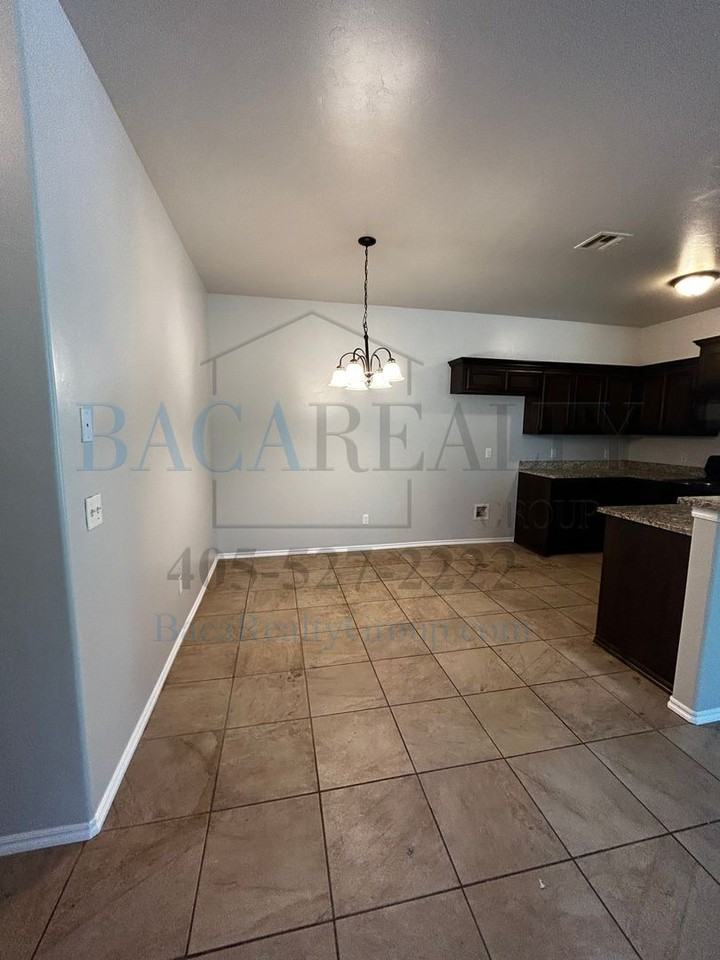 1300A Garden Gate Dr - Photo 3 of 25