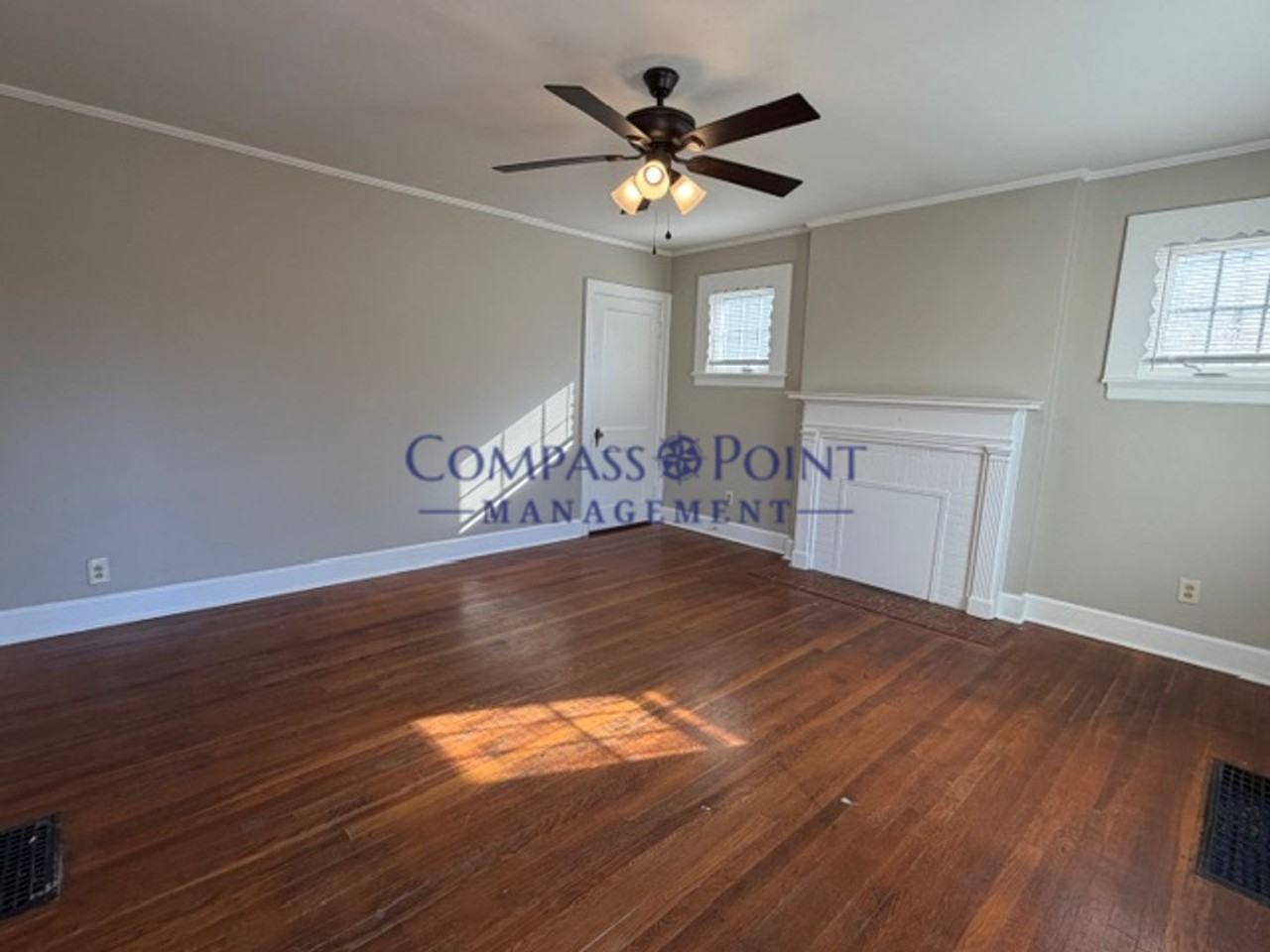 139 Glenn Pl - Photo 2 of 17