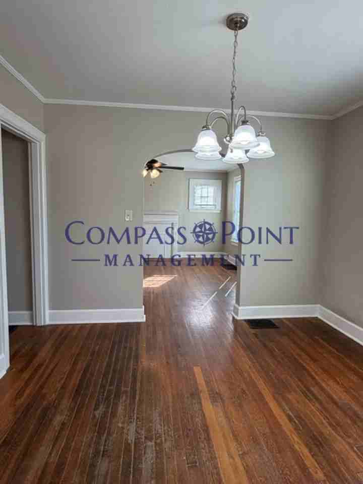 139 Glenn Pl - Photo 5 of 17