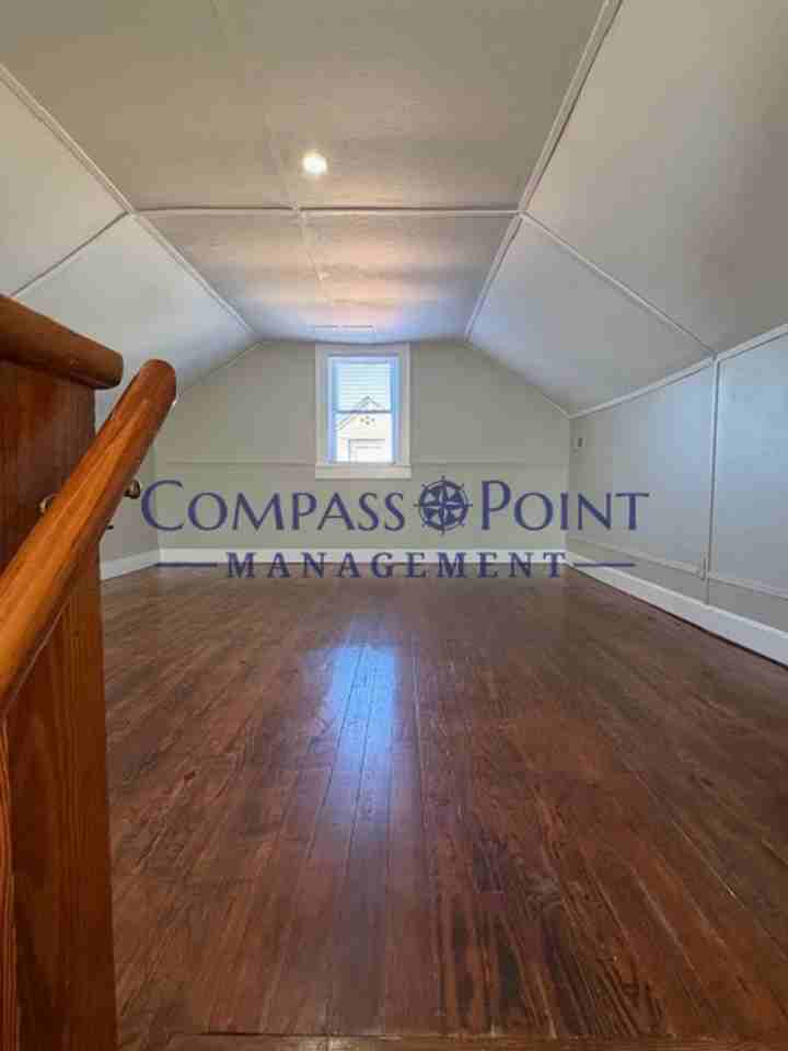 139 Glenn Pl - Photo 7 of 17