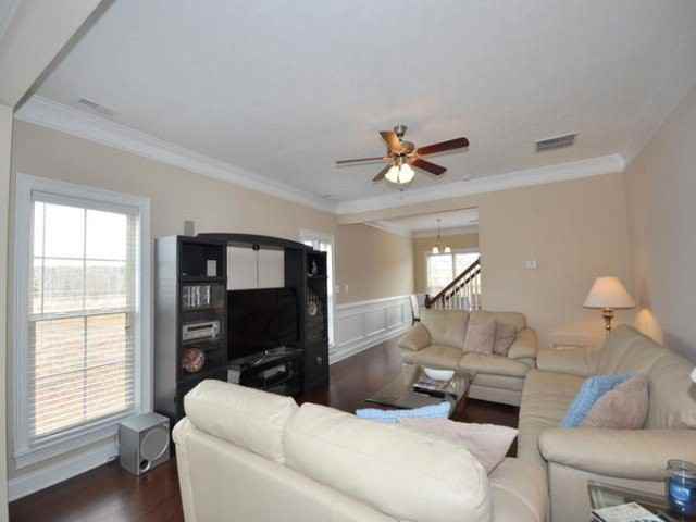 5538 Connor Dr - Photo 4 of 27