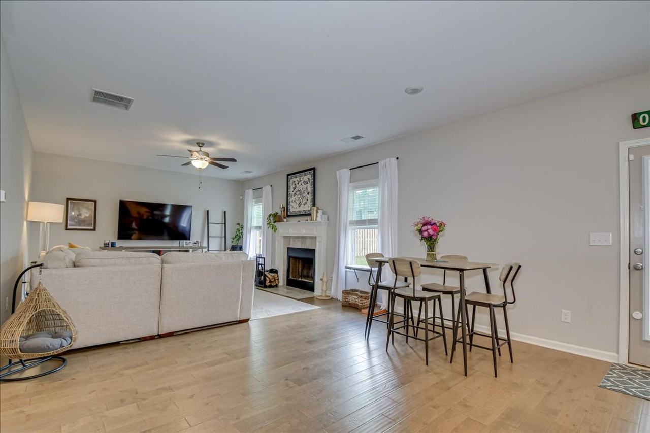 211 Palisade Rdg - Photo 5 of 40