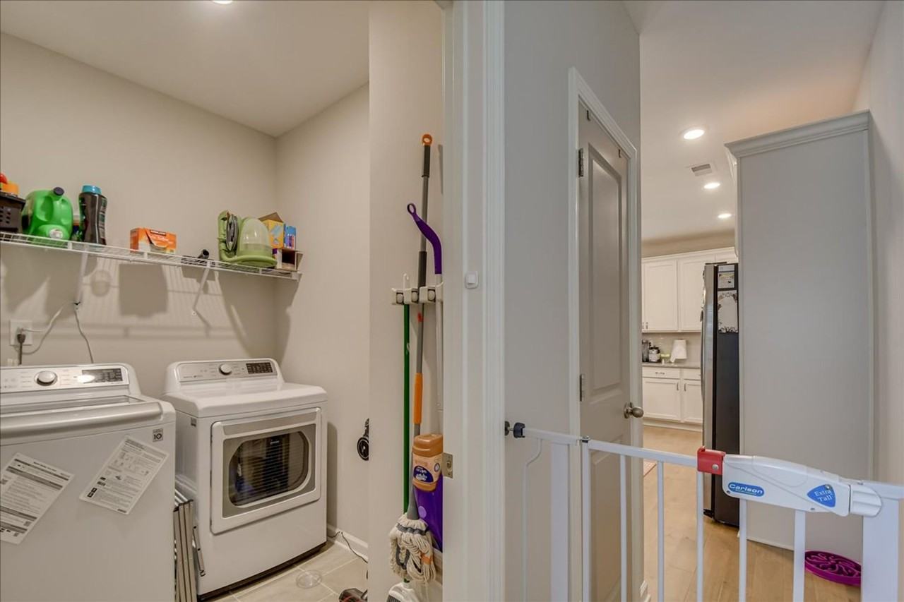 211 Palisade Rdg - Photo 7 of 40