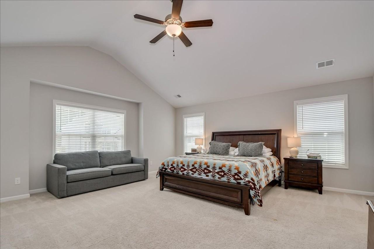 211 Palisade Rdg - Photo 5 of 40