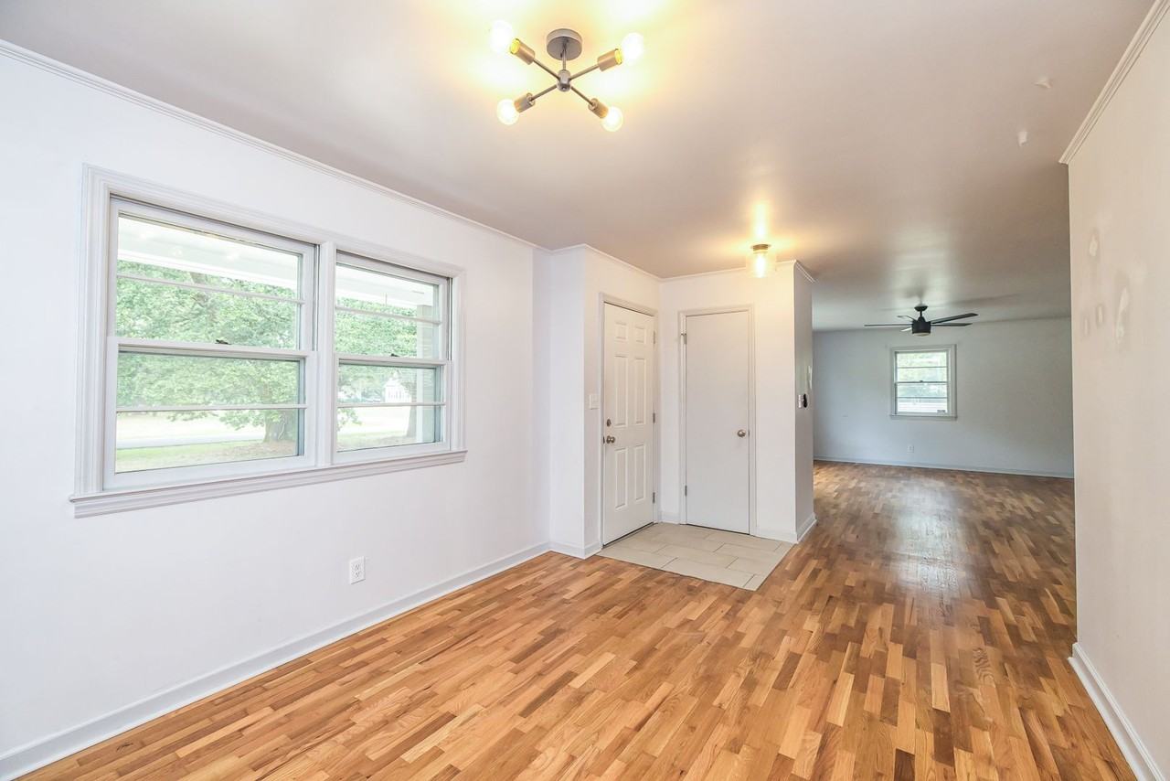 9 Castlewood Dr - Photo 6 of 28