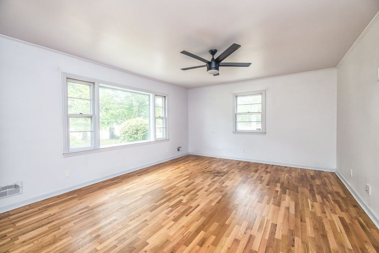 9 Castlewood Dr - Photo 7 of 28