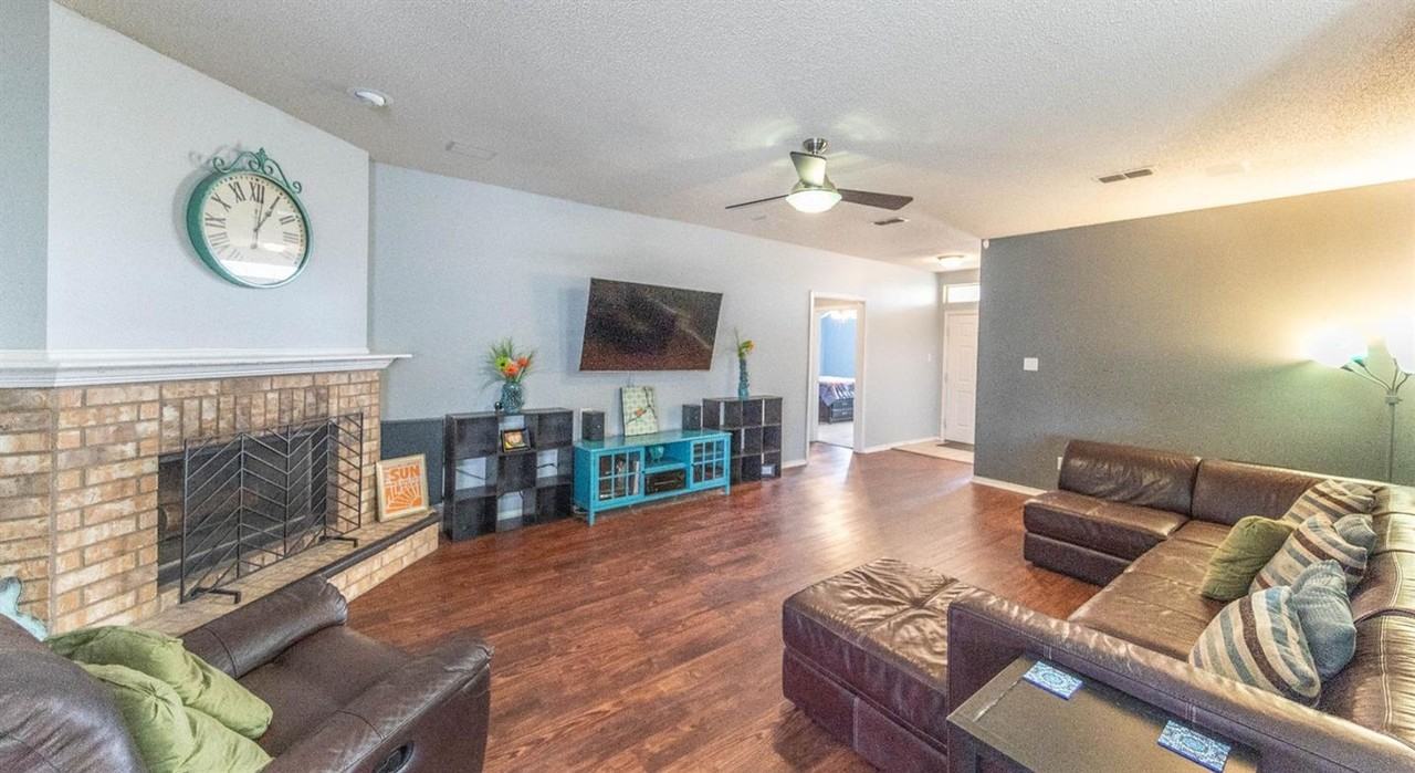 6706 86th St - Photo 4 of 21