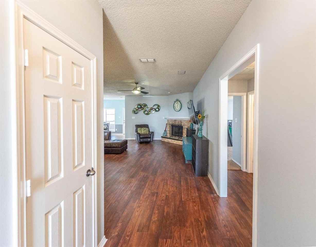 6706 86th St - Photo 5 of 21