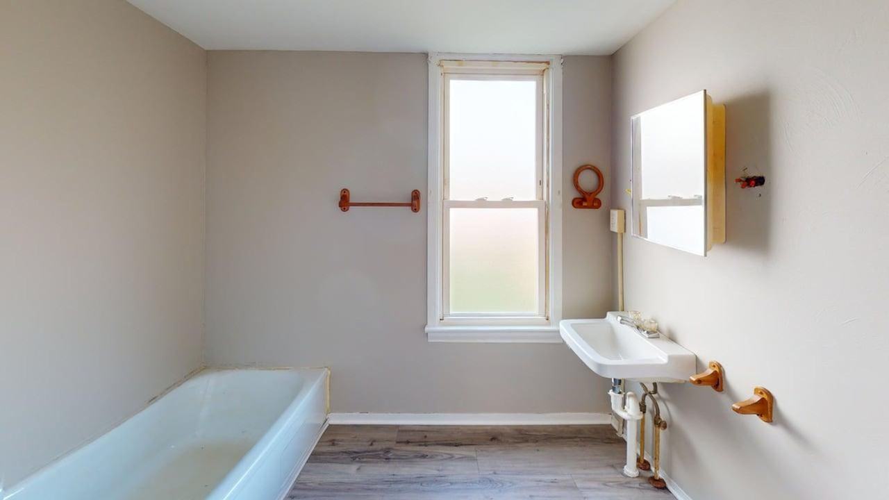 115 Donaghy Ave - Photo 3 of 18