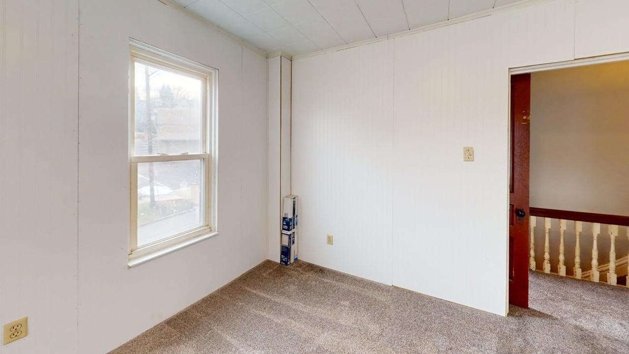 115 Donaghy Ave - Photo 7 of 18