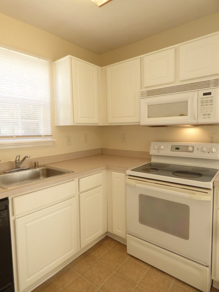 2818 Hanna Pl - Photo 7 of 28