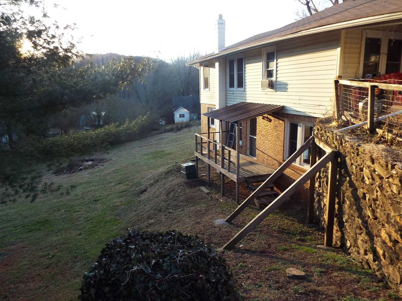 48B Maple St - Photo 4 of 13