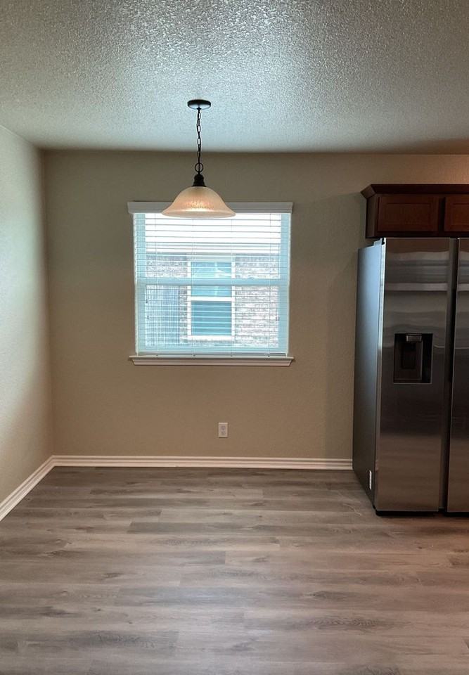 2507 Hector Dr - Photo 6 of 28