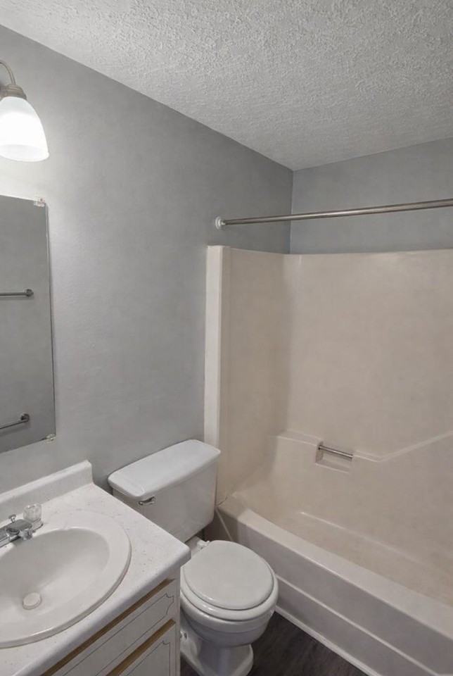 Century Square Apartments - Photo 3 of 8