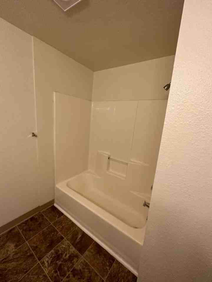 3164 Evergreen Ave Ne - Photo 7 of 20