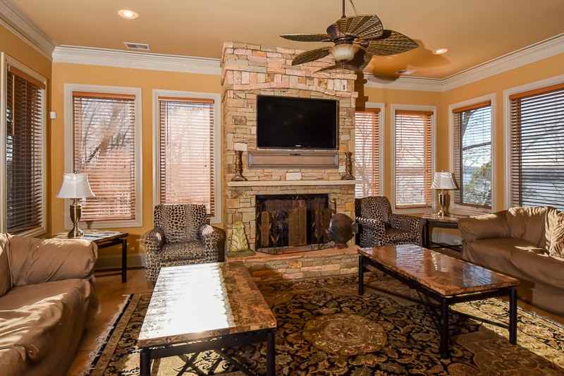 562 Bayberry Crossing Dr - Photo 3 of 89