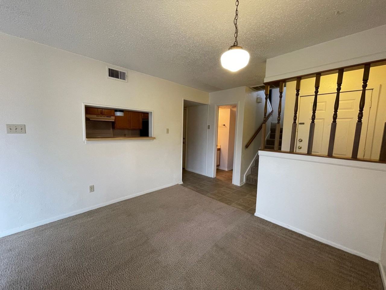 1218 Royal Crest Dr - Photo 5 of 25