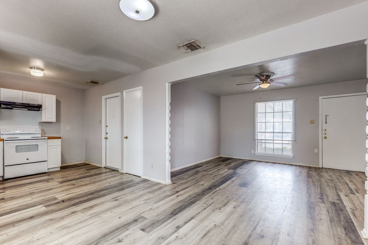 827 Spring Park St - Photo 3 of 11