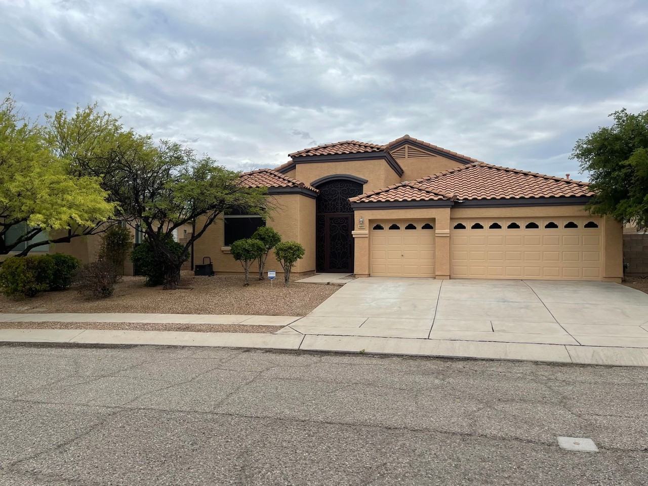 3462 S Desert Lantern Rd - Photo 2 of 21