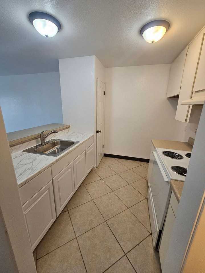 307 Colusa St #A - Photo 5 of 10