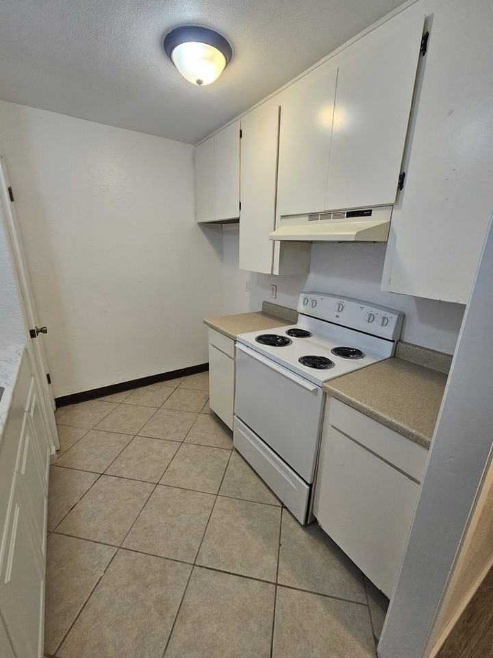 307 Colusa St #A - Photo 6 of 10