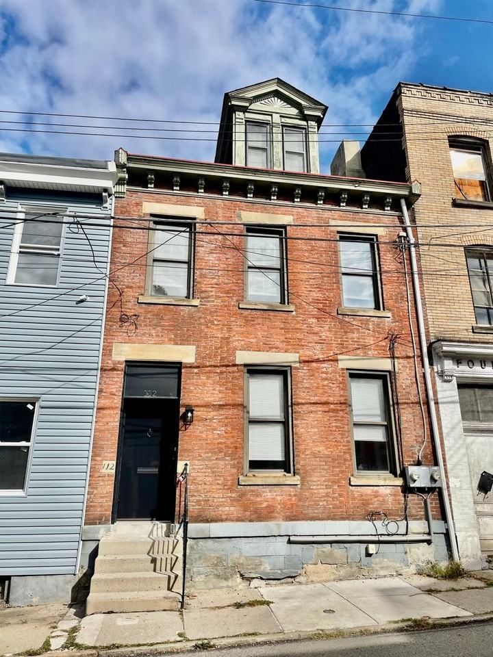 112 Hemlock Street - Photo 2 of 49