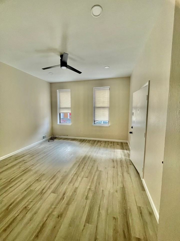 112 Hemlock Street - Photo 5 of 49