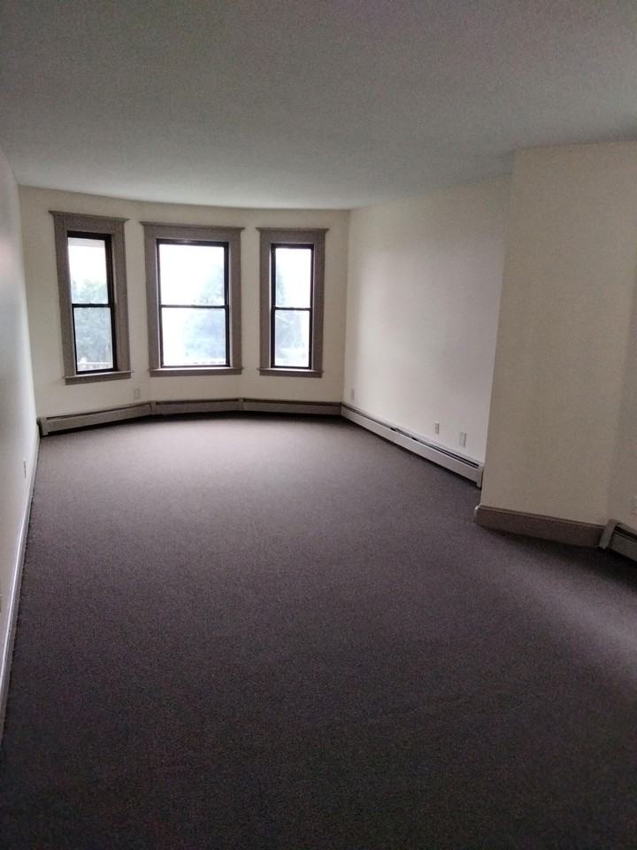 58 Congress St #101 - Photo 7 of 8